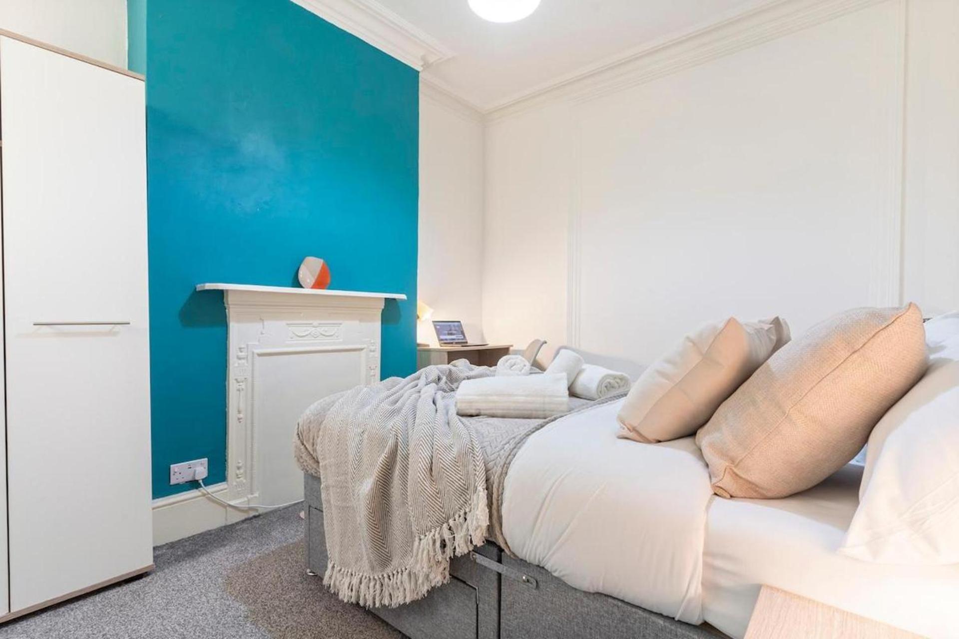 Hébergement de vacances Family Luxe House With 4 Bedrooms In Suitable For Family Visits, Contractor With Close Proximity To The Underground Station With 25mins Into Londres