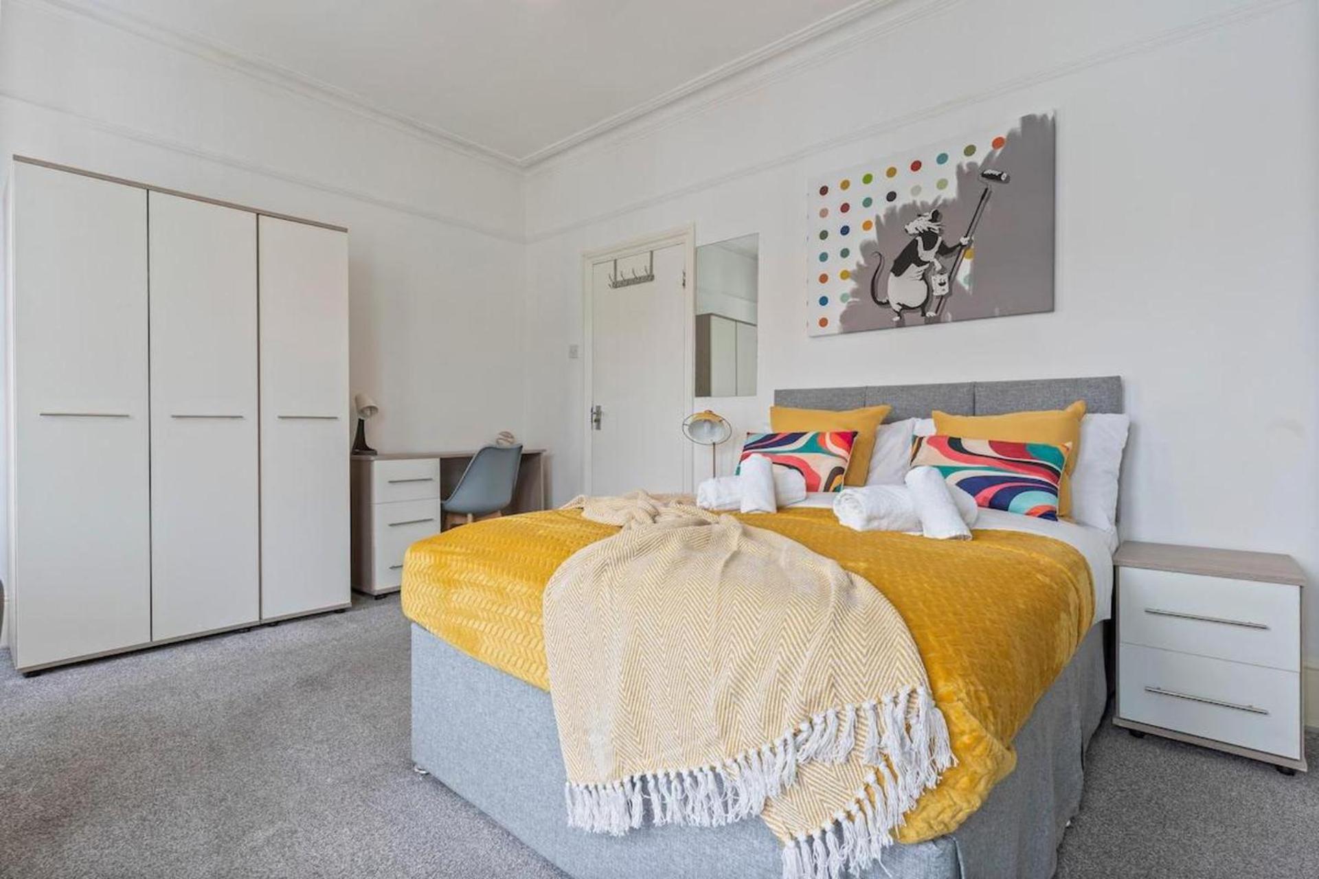 Hébergement de vacances Family Luxe House With 4 Bedrooms In Suitable For Family Visits, Contractor With Close Proximity To The Underground Station With 25mins Into *