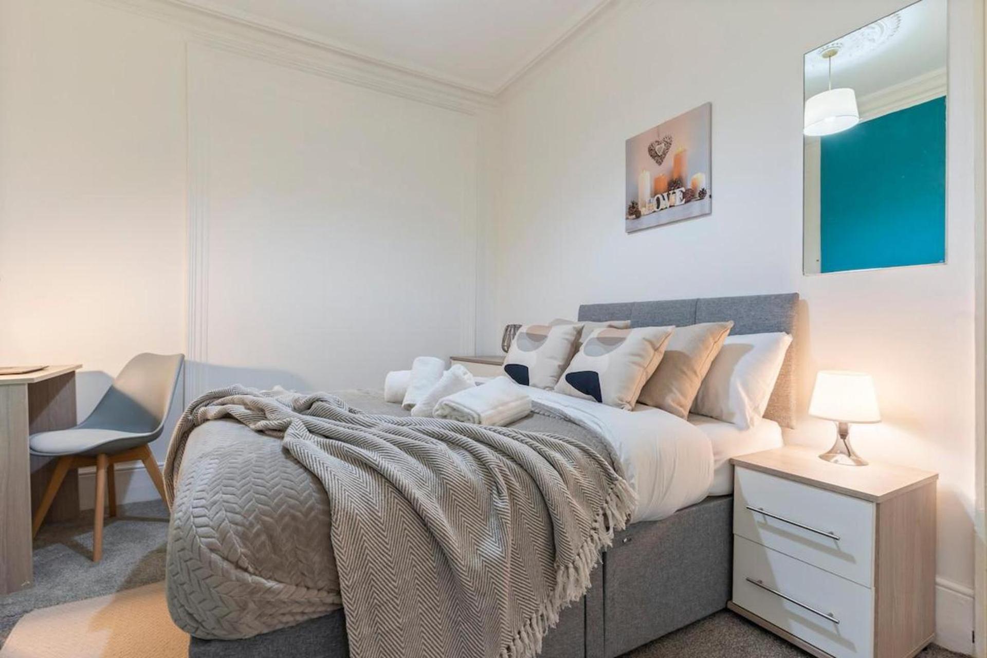 Hébergement de vacances Family Luxe House With 4 Bedrooms In Suitable For Family Visits, Contractor With Close Proximity To The Underground Station With 25mins Into *