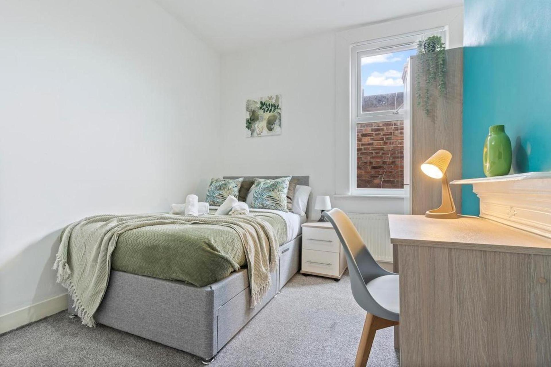 Hébergement de vacances Family Luxe House With 4 Bedrooms In Suitable For Family Visits, Contractor With Close Proximity To The Underground Station With 25mins Into Londres